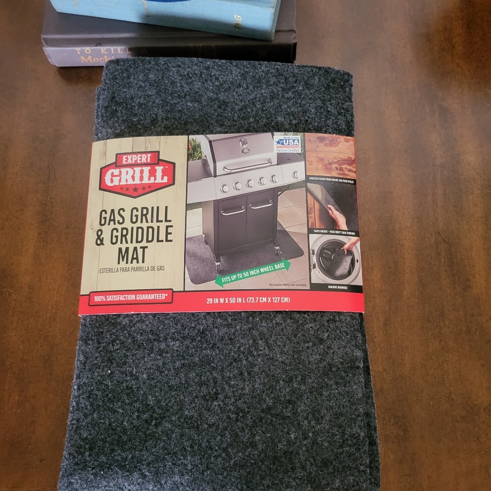 NWOT gas Grill & Griddle Mat